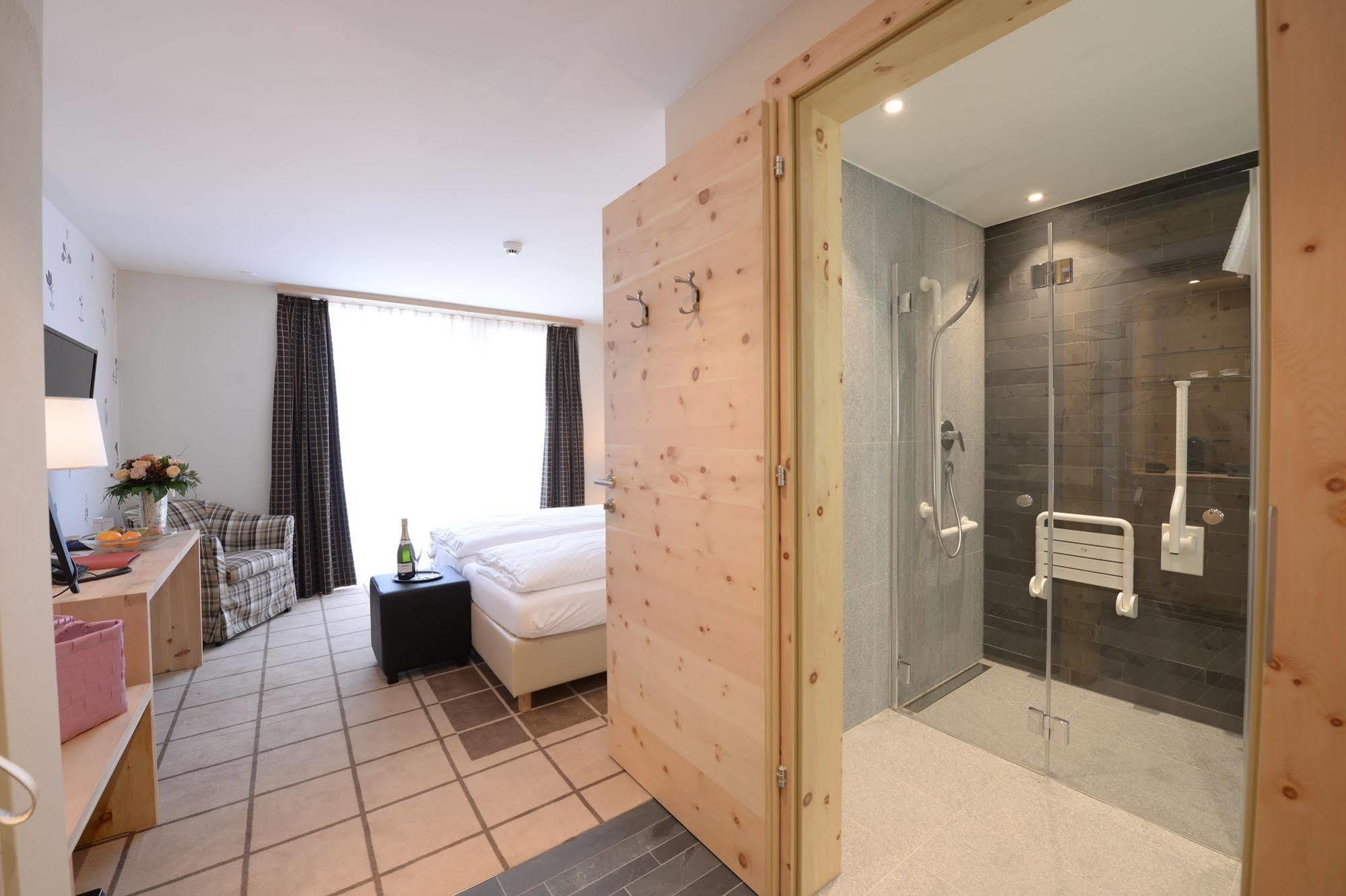 Alpenhotel Fleurs De Ζερμάτ Εξωτερικό φωτογραφία