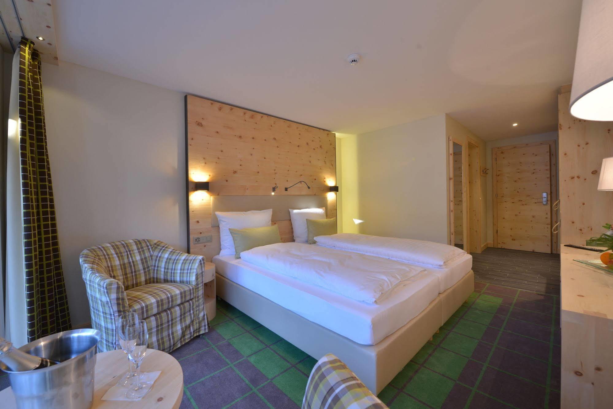 Alpenhotel Fleurs De Ζερμάτ Εξωτερικό φωτογραφία