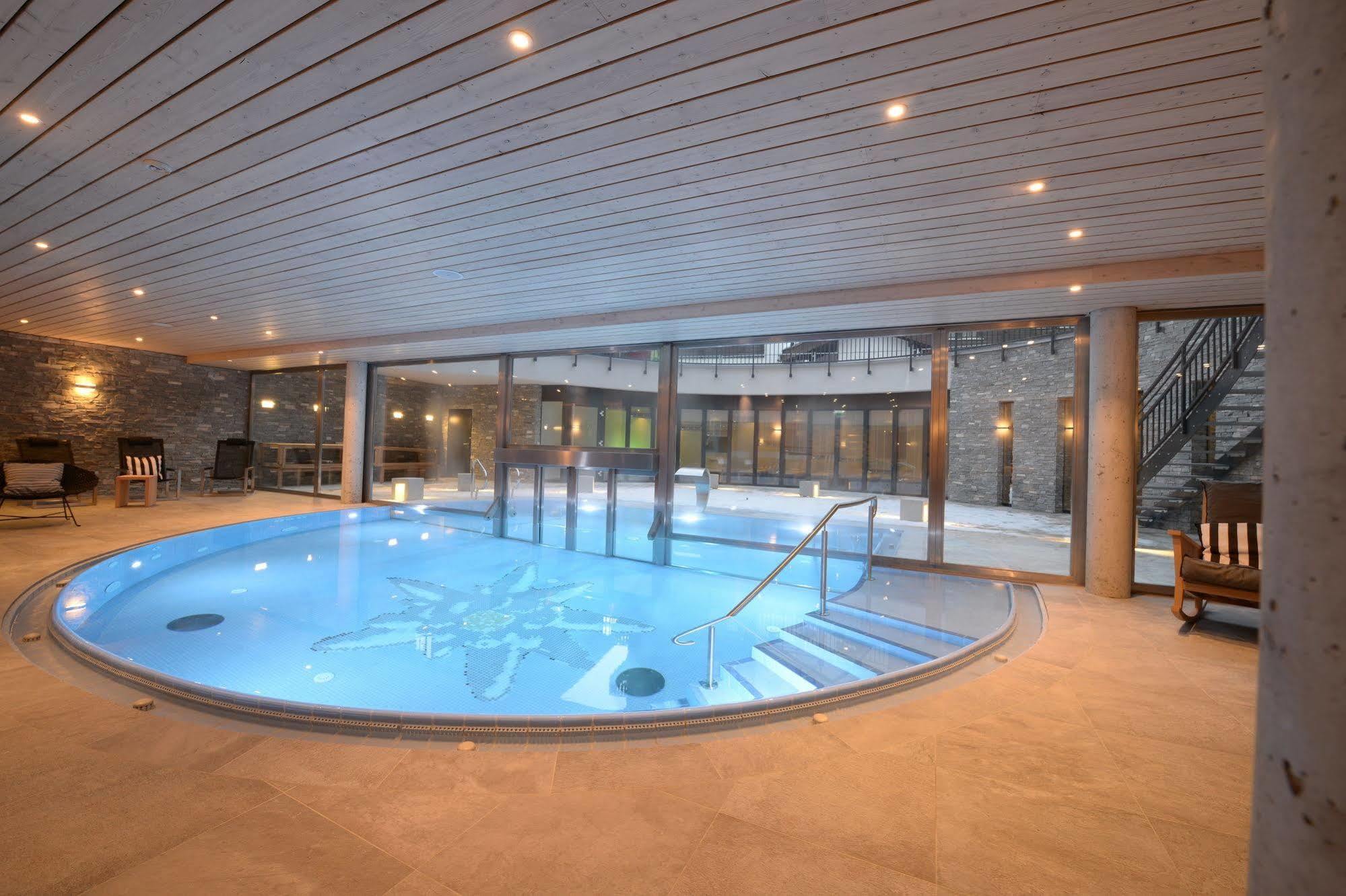 Alpenhotel Fleurs De Ζερμάτ Εξωτερικό φωτογραφία